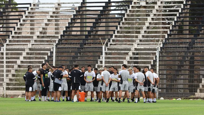 Cipolletti en Búsqueda de Nuevo Director Técnico Post Salida de Cravero