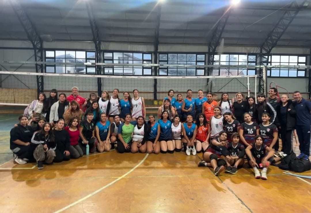 Villa La Angostura vibra con el emocionante Torneo de Vóley