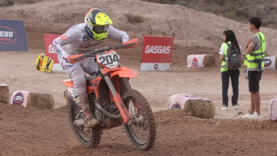 Felipe Quirno Costa, el neuquino que desafía a la elite del motocross